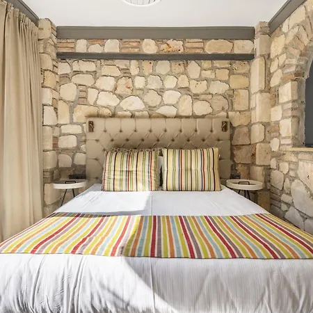 Charming Flat Near Hadrians Gate Antalya