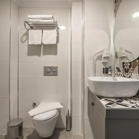 Charming Flat Near Hadrians Gate * 安塔利亚