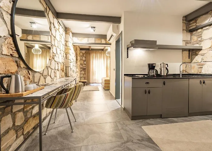 Charming Flat Near Hadrians Gate * Анталья