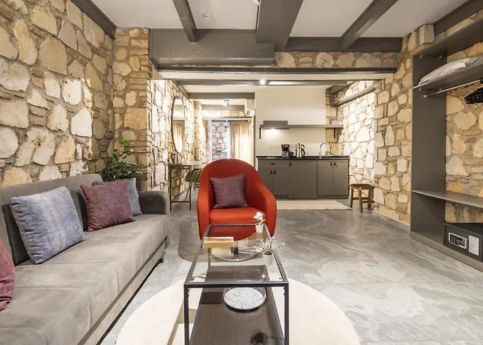 Charming Flat Near Hadrians Gate