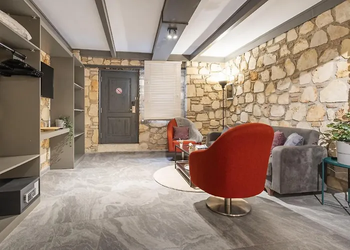 Charming Flat Near Hadrians Gate Апартаменты Анталья