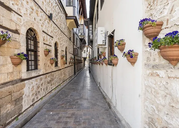 Charming Flat Near Hadrians Gate Apartmán