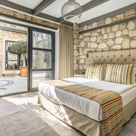 Charming Flat Near Hadrians Gate