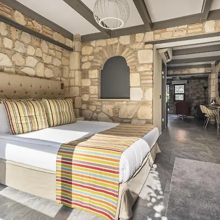 Charming Flat Near Hadrians Gate Daire